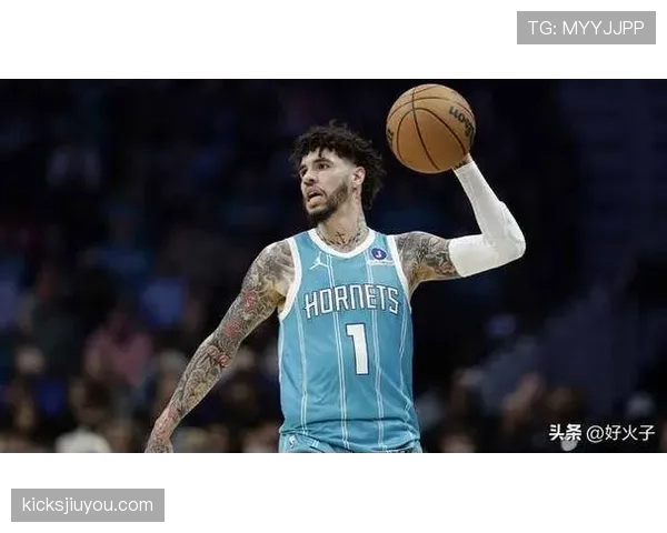拉梅洛·鲍尔突破投篮制造错位显著提升黄蜂关键时刻得分效率